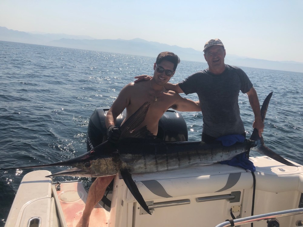 F35A0045-6EC3-4F53-94DD-5AC09711EB12