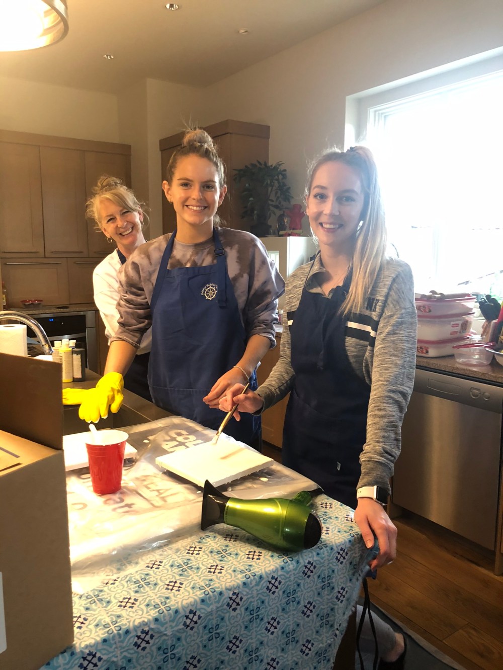 FCBD7D1F-6F52-48C9-92D4-BC1F9CD76B90